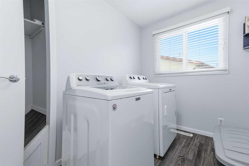 50 Greenham Drive, Red Deer, AB - Indoor Photo Showing Laundry Room