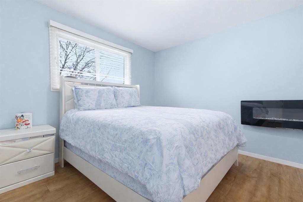 50 Greenham Drive, Red Deer, AB - Indoor Photo Showing Bedroom