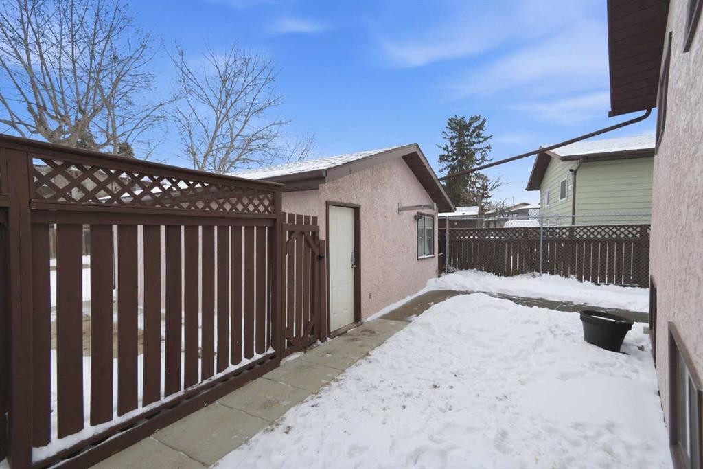 50 Greenham Drive, Red Deer, AB - Outdoor With Exterior