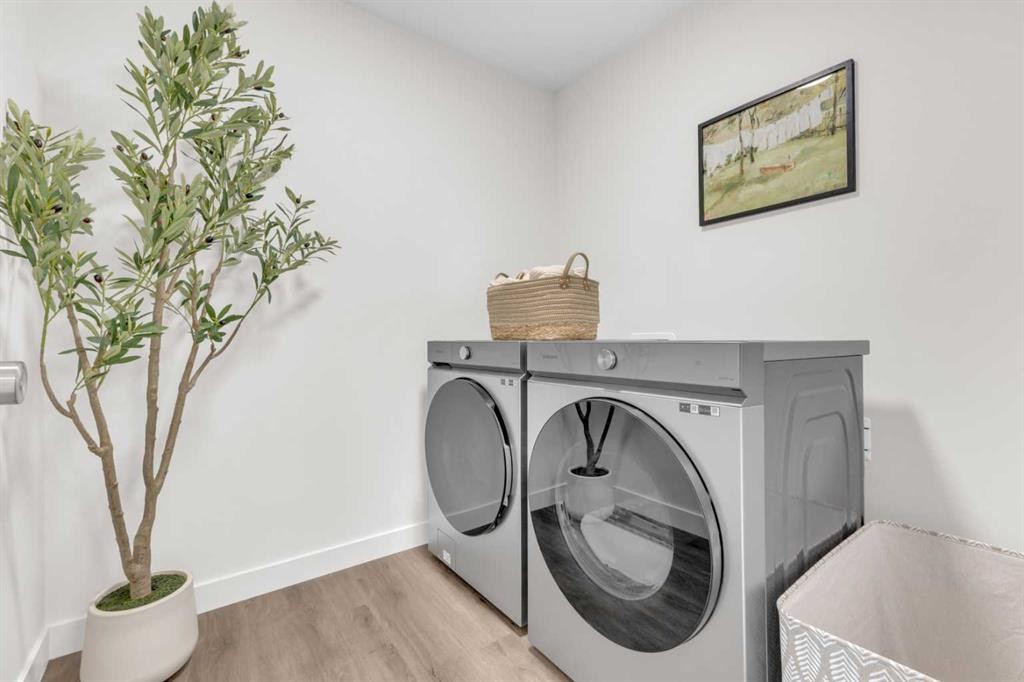107 Hampton Crescent, Sylvan Lake, AB - Indoor Photo Showing Laundry Room