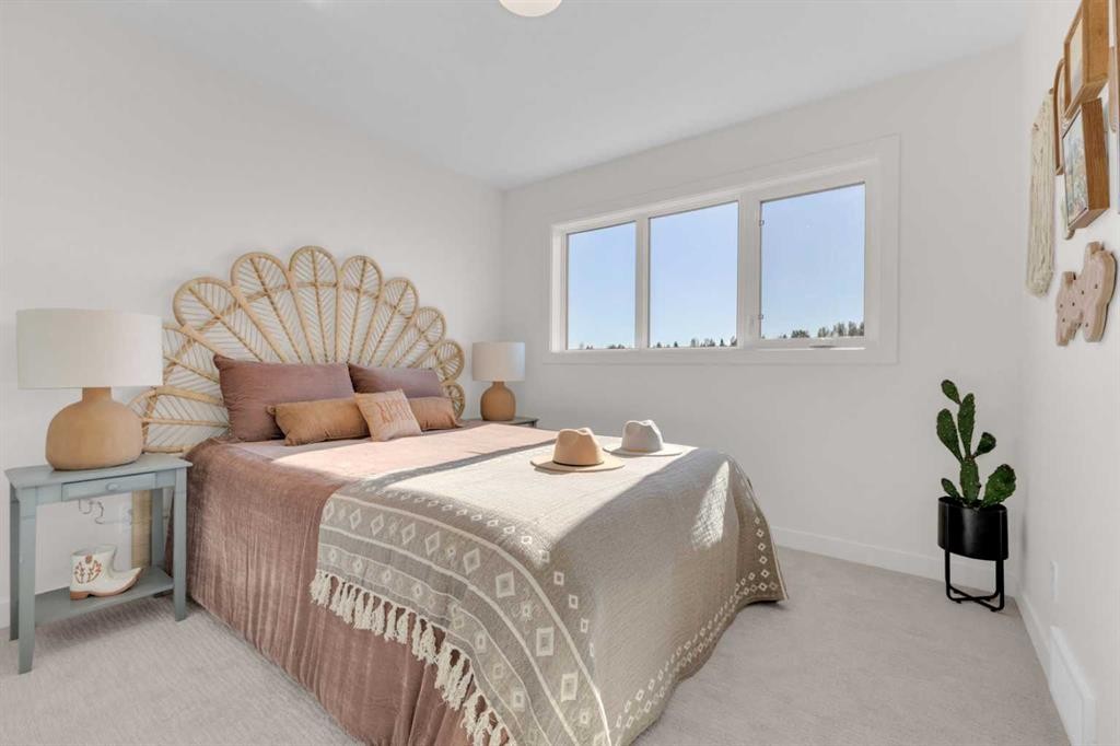 107 Hampton Crescent, Sylvan Lake, AB - Indoor Photo Showing Bedroom