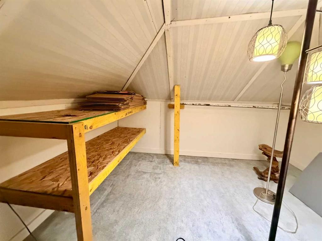 130 2 Avenue, Leslieville, AB - Indoor Photo Showing Other Room