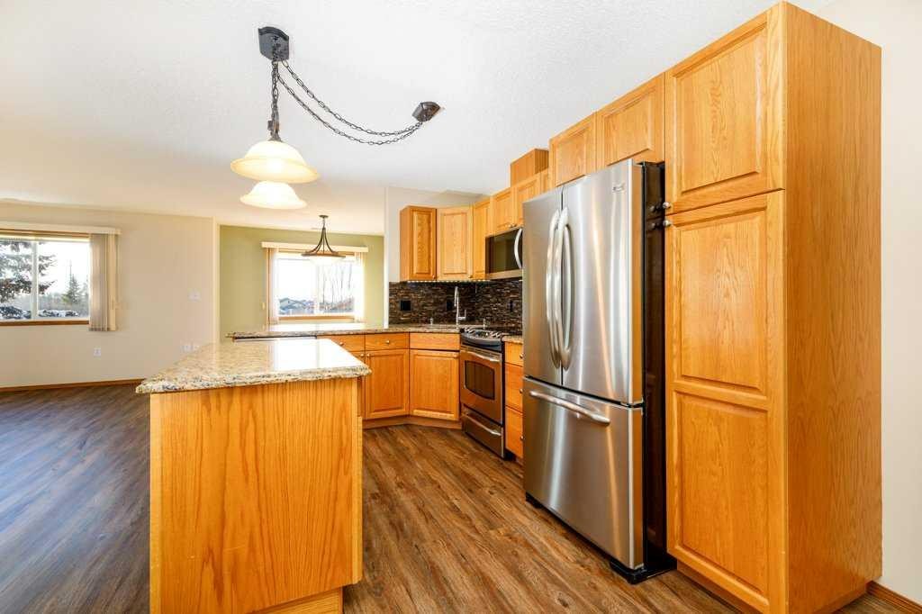 328-18 Averill Street, Red Deer, AB - Indoor Photo Showing Kitchen