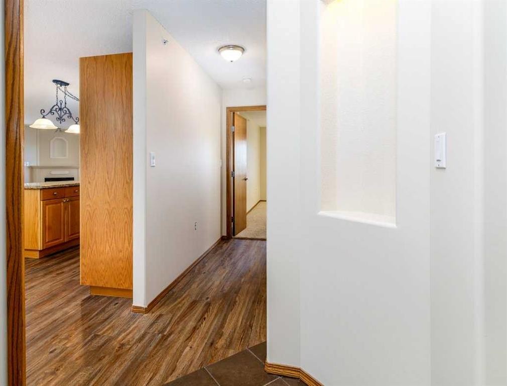 328-18 Averill Street, Red Deer, AB - Indoor Photo Showing Other Room