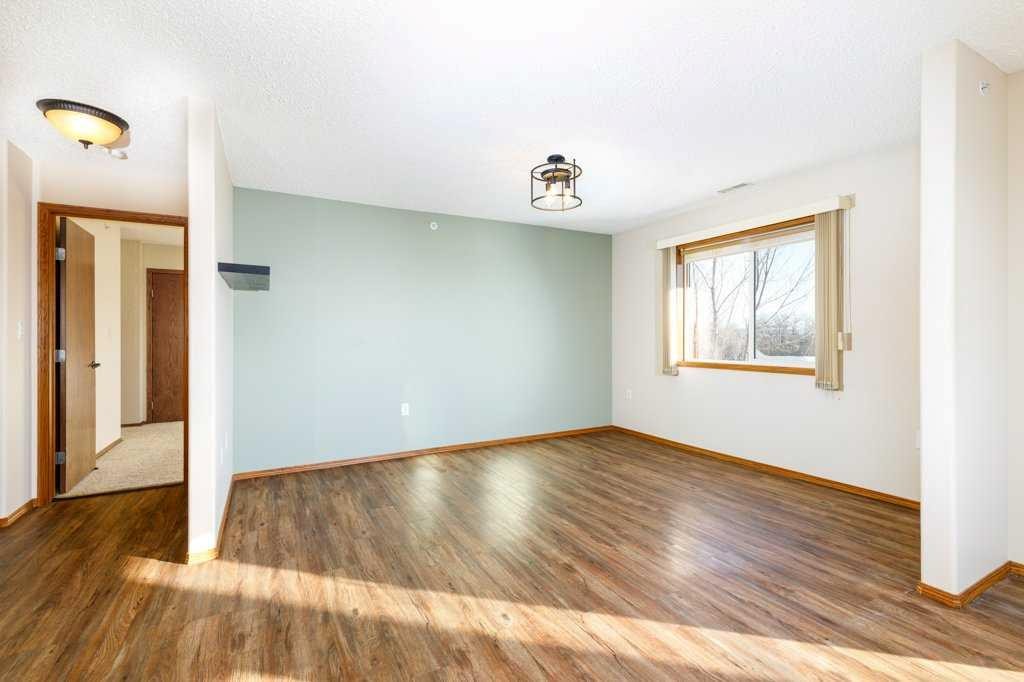 328-18 Averill Street, Red Deer, AB - Indoor Photo Showing Other Room