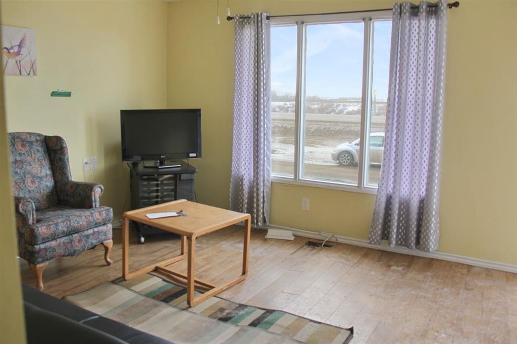 4840 49 Avenue, Irma, AB - Indoor