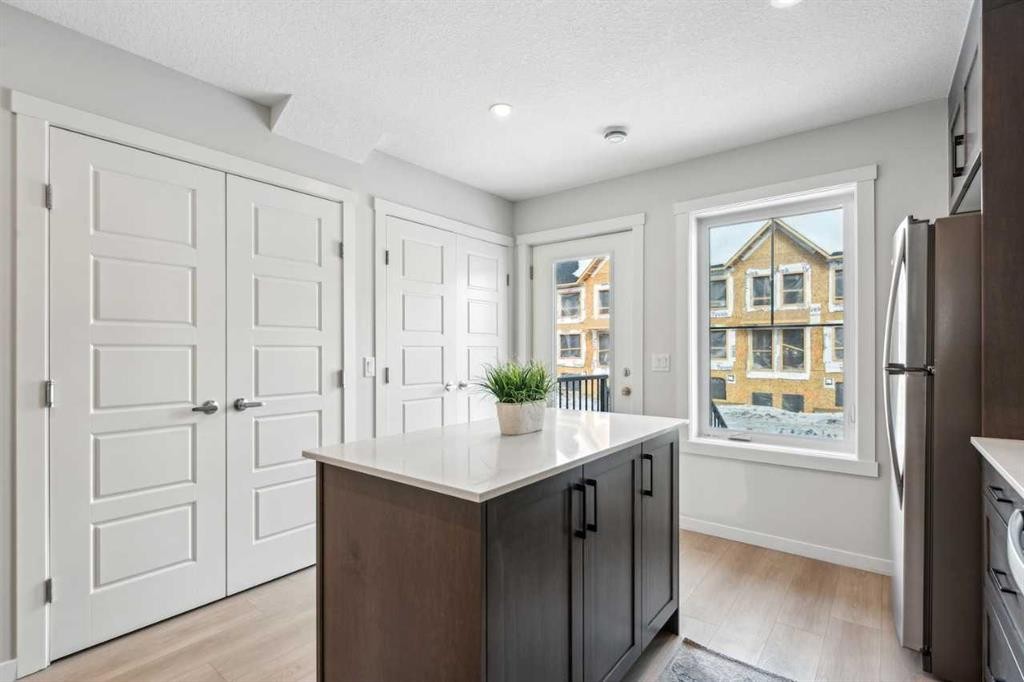 14685 1 Street Ne, Calgary, AB - Indoor