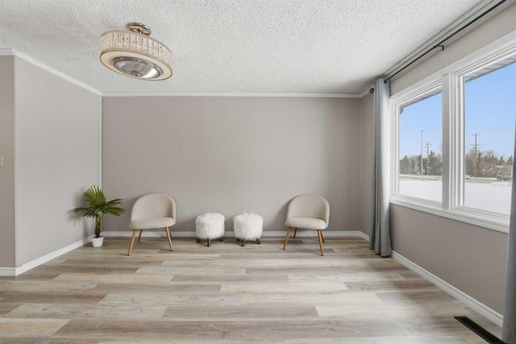 1-96 Holmes Street, Red Deer, AB - Indoor Photo Showing Other Room