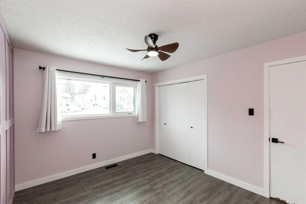 4919 46 Street, Innisfail, AB - Indoor Photo Showing Other Room