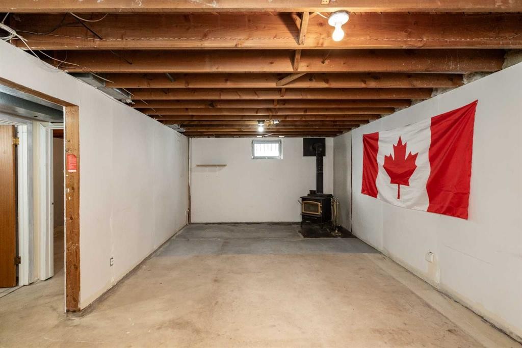 4919 46 Street, Innisfail, AB - Indoor Photo Showing Basement