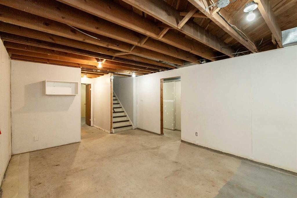 4919 46 Street, Innisfail, AB - Indoor Photo Showing Basement