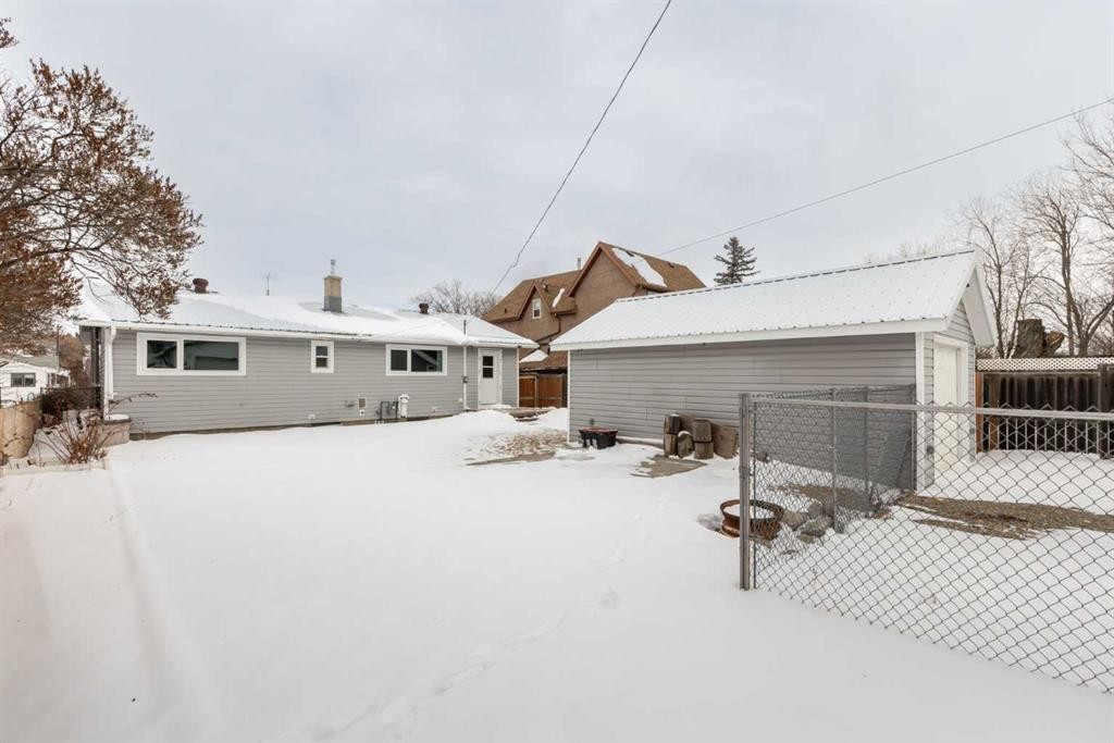 4919 46 Street, Innisfail, AB - Outdoor