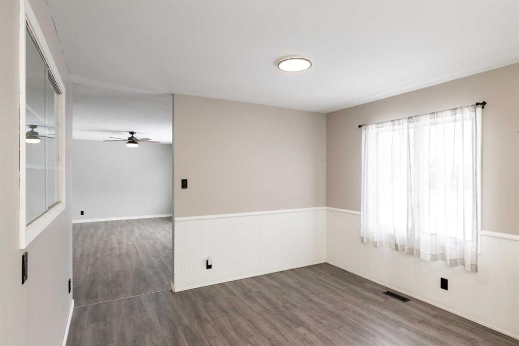 4919 46 Street, Innisfail, AB - Indoor Photo Showing Other Room