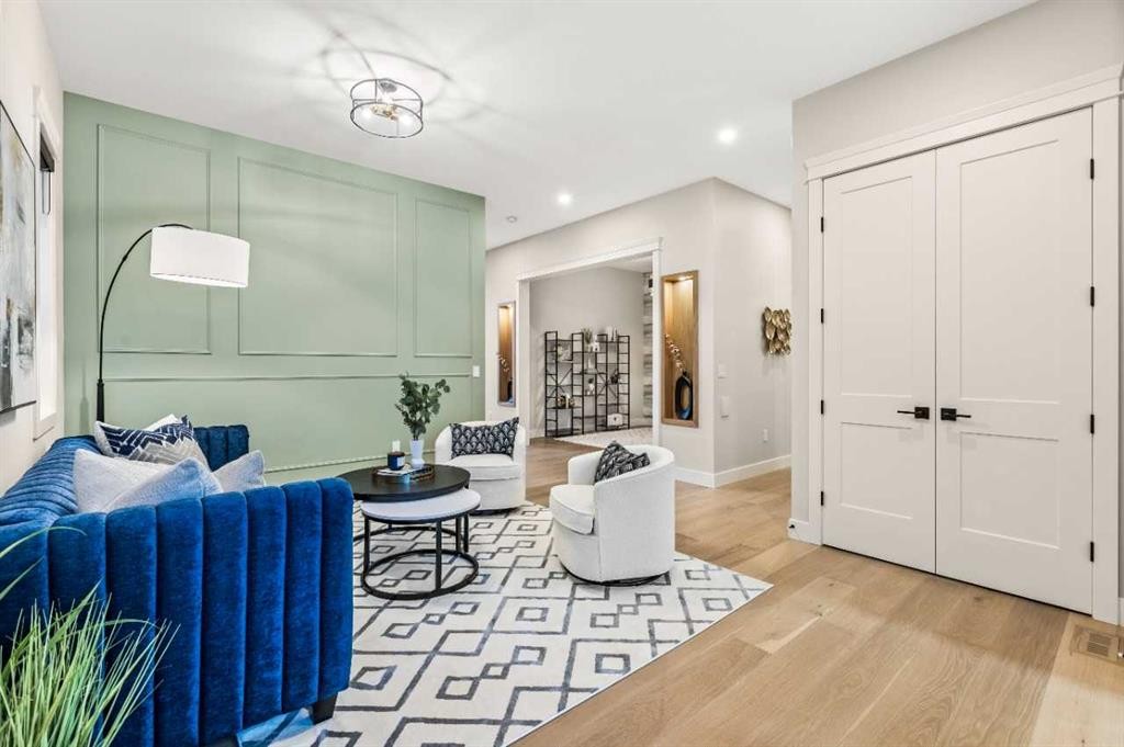 112 South Shore View, Chestermere, AB - Indoor Photo Showing Other Room