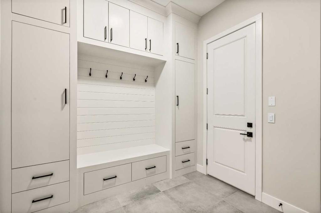 112 South Shore View, Chestermere, AB - Indoor Photo Showing Other Room