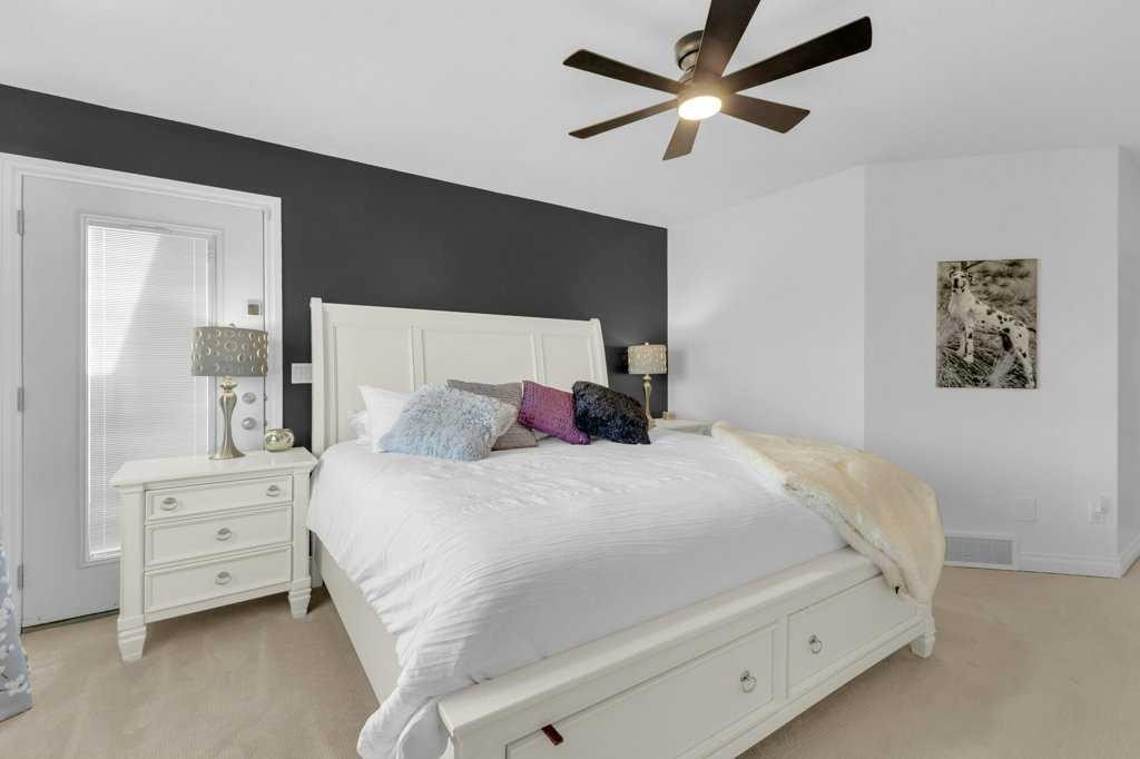 3905 39 Street Close, Ponoka, AB - Indoor Photo Showing Bedroom