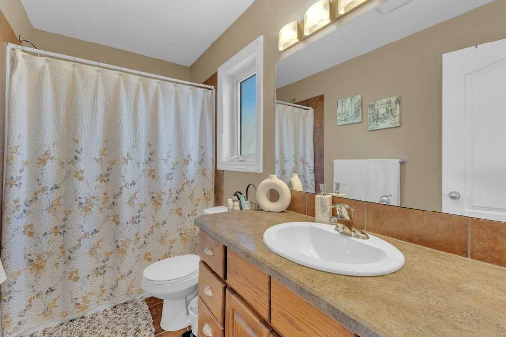 3905 39 Street Close, Ponoka, AB - Indoor Photo Showing Bathroom