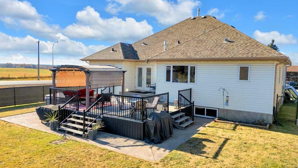 3905 39 Street Close, Ponoka, AB - Outdoor With Deck Patio Veranda With Exterior