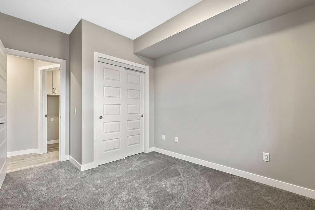 201-97 Station Drive, Sylvan Lake, AB