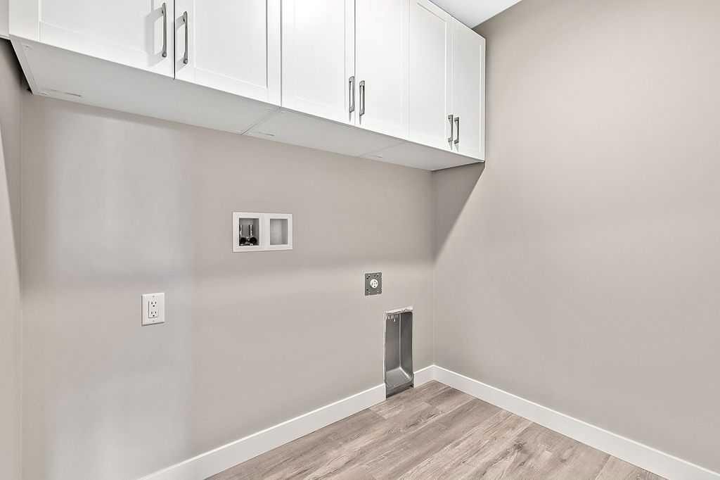 201-97 Station Drive, Sylvan Lake, AB