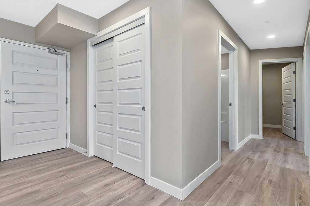 201-97 Station Drive, Sylvan Lake, AB