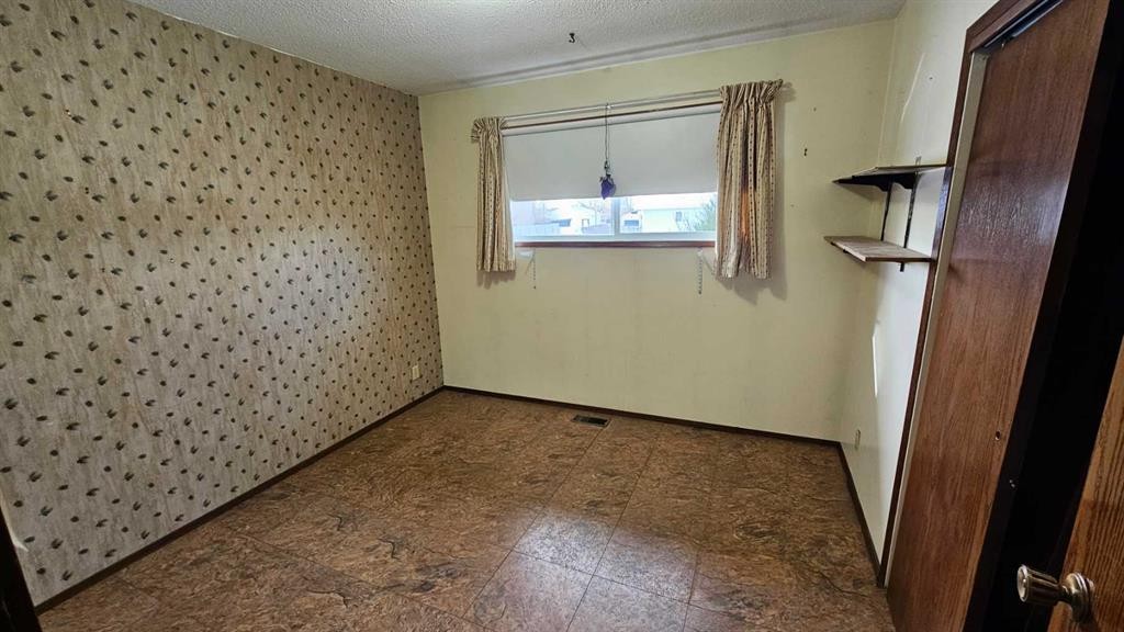 4618 Westminster Avenue, Coronation, AB - Indoor Photo Showing Other Room