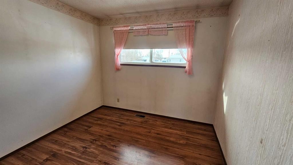 4618 Westminster Avenue, Coronation, AB - Indoor Photo Showing Other Room