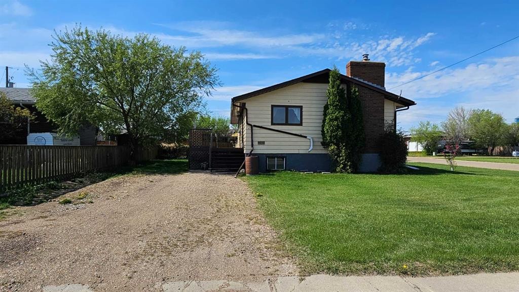 4618 Westminster Avenue, Coronation, AB - Outdoor