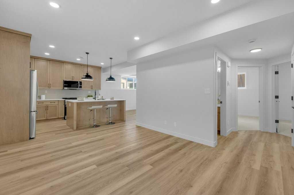 148 Red Ash Cove, Springbrook, AB - Indoor Photo Showing Kitchen