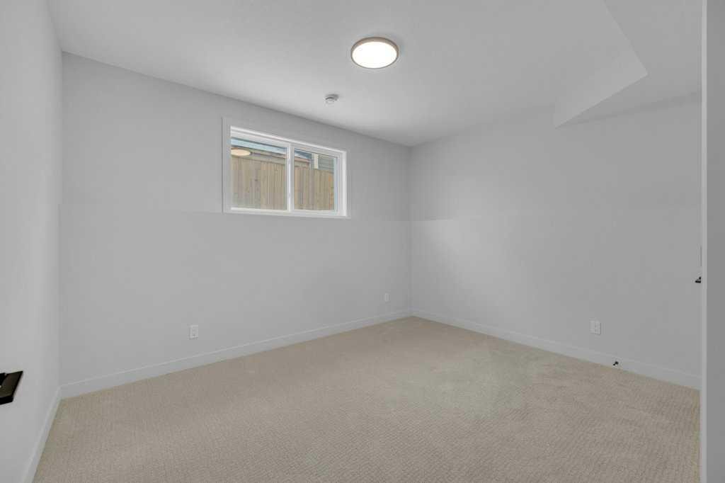 148 Red Ash Cove, Springbrook, AB - Indoor Photo Showing Other Room