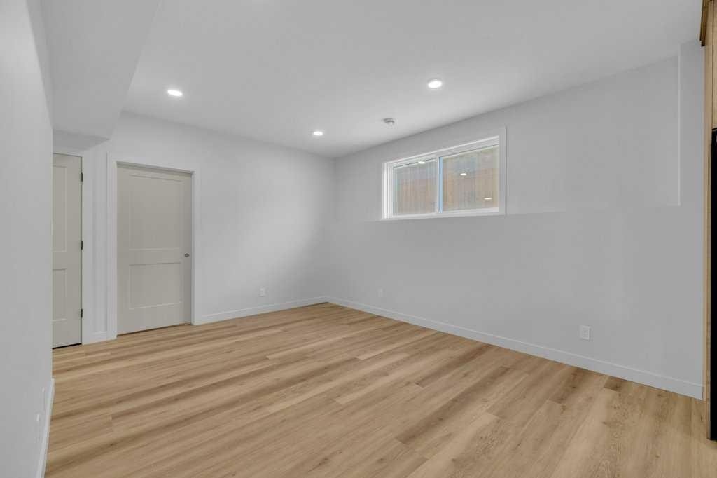148 Red Ash Cove, Springbrook, AB - Indoor Photo Showing Other Room