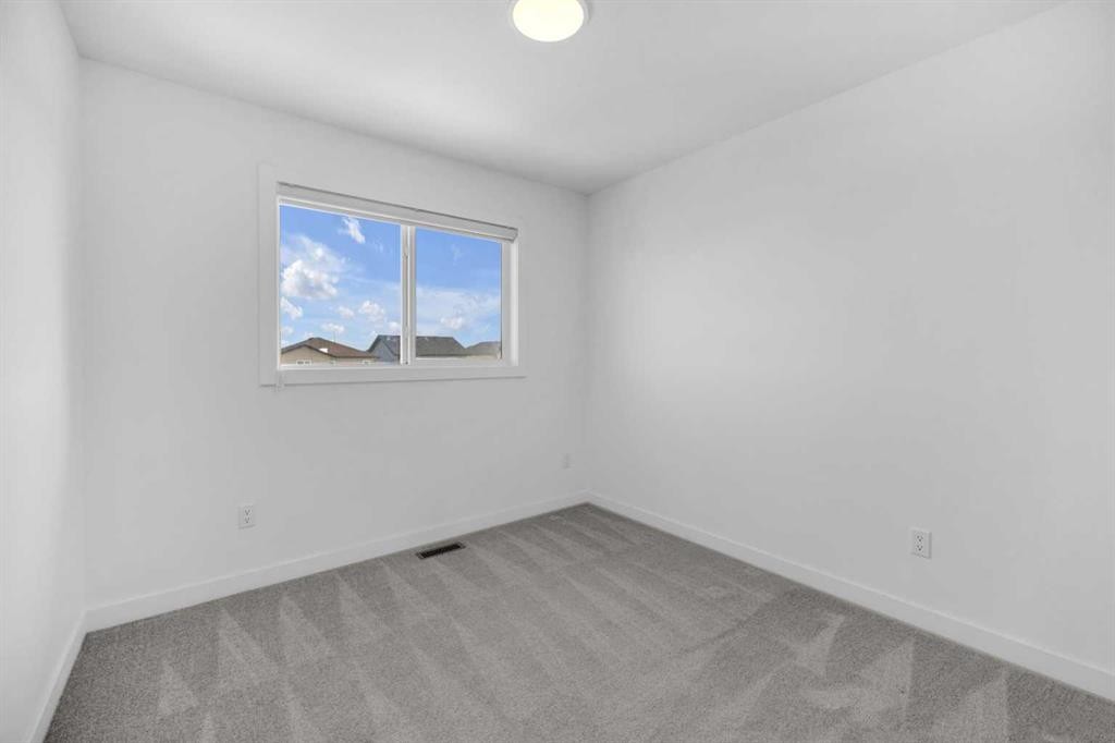 182 Ava Crescent, Blackfalds, AB - Indoor Photo Showing Other Room