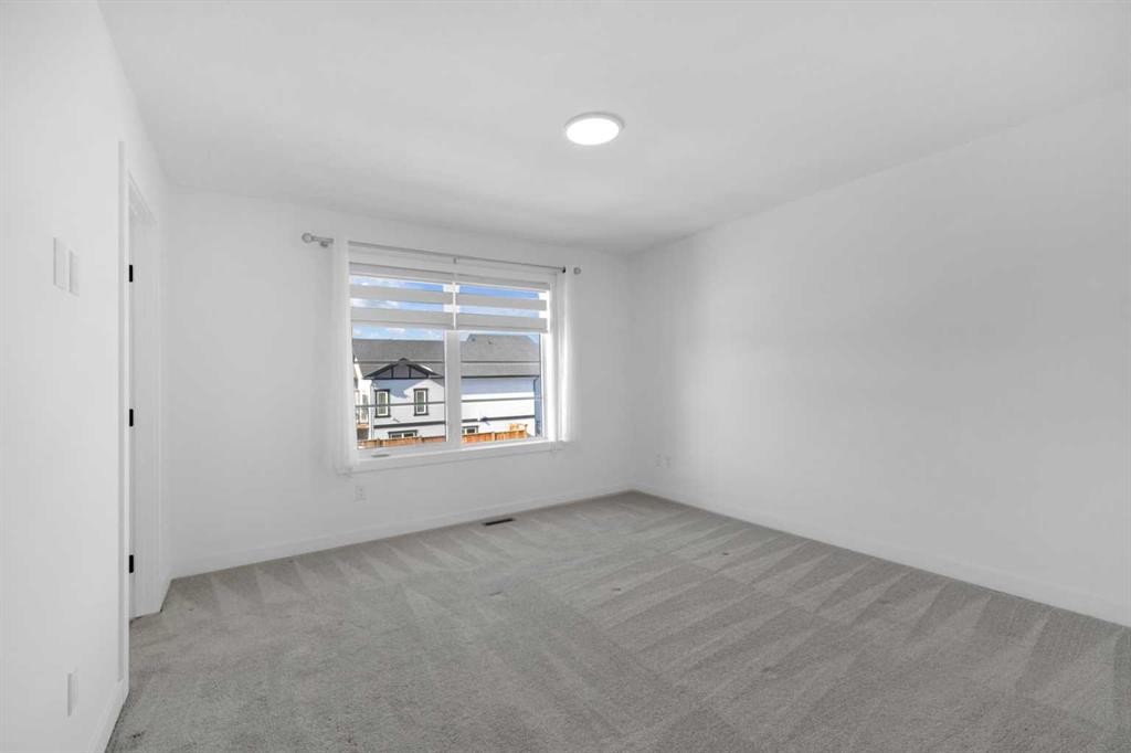 182 Ava Crescent, Blackfalds, AB - Indoor Photo Showing Other Room