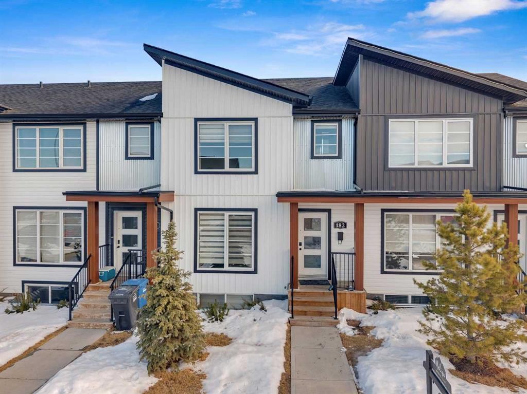 182 Ava Crescent, Blackfalds, AB - Outdoor With Facade
