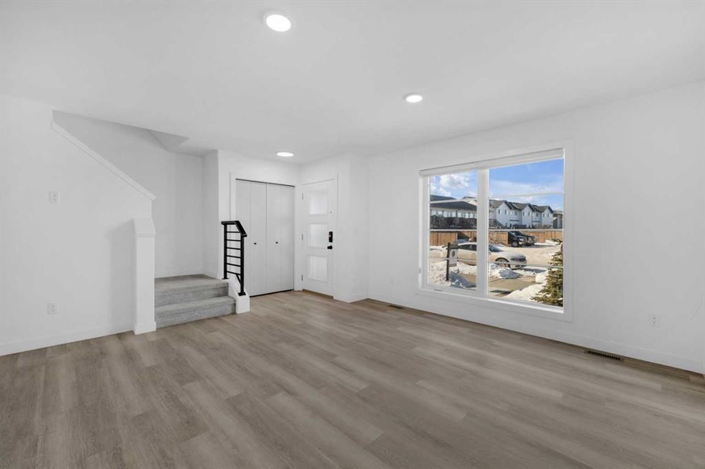 182 Ava Crescent, Blackfalds, AB - Indoor Photo Showing Other Room