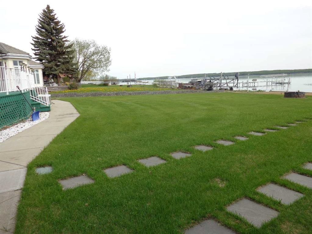 3 Rustic Road, Norglenwold, AB - Outdoor