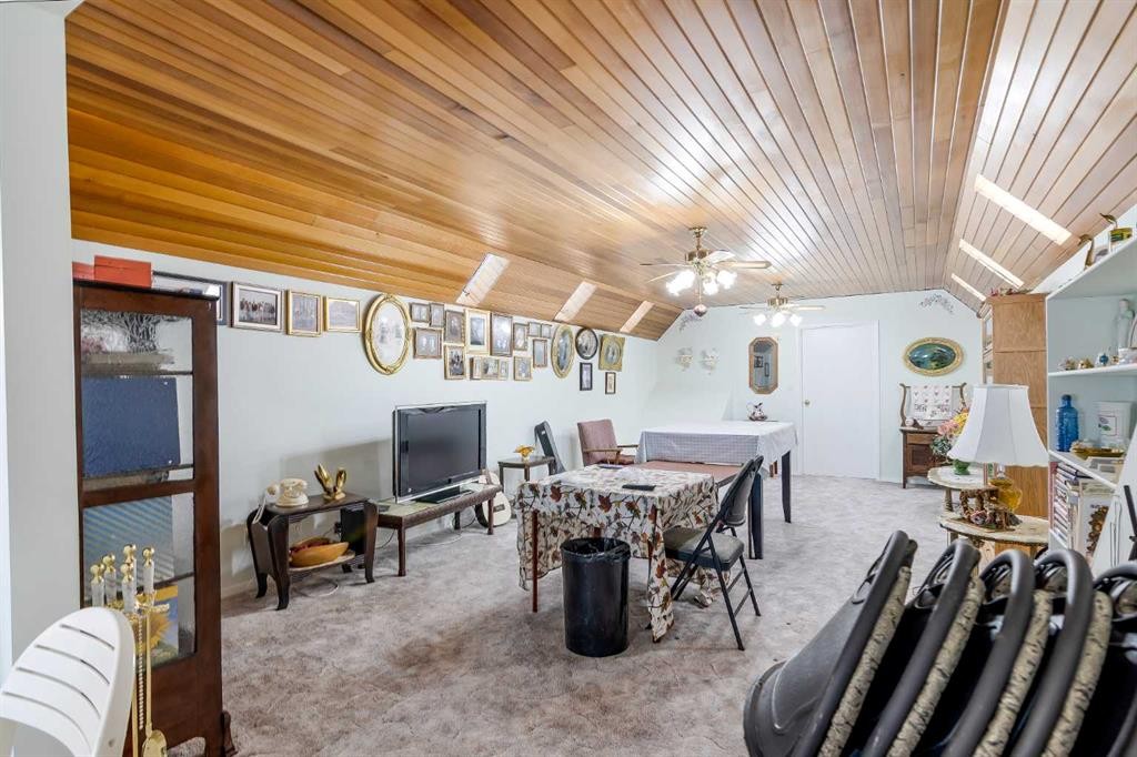 3 Rustic Road, Norglenwold, AB - Indoor