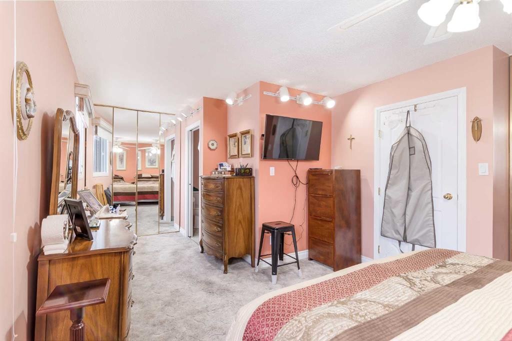 3 Rustic Road, Norglenwold, AB - Indoor Photo Showing Bedroom