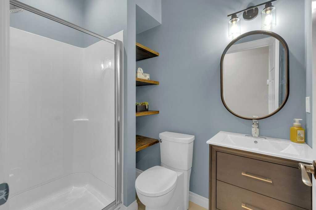 23 Bowman Circle, Sylvan Lake, AB - Indoor Photo Showing Bathroom