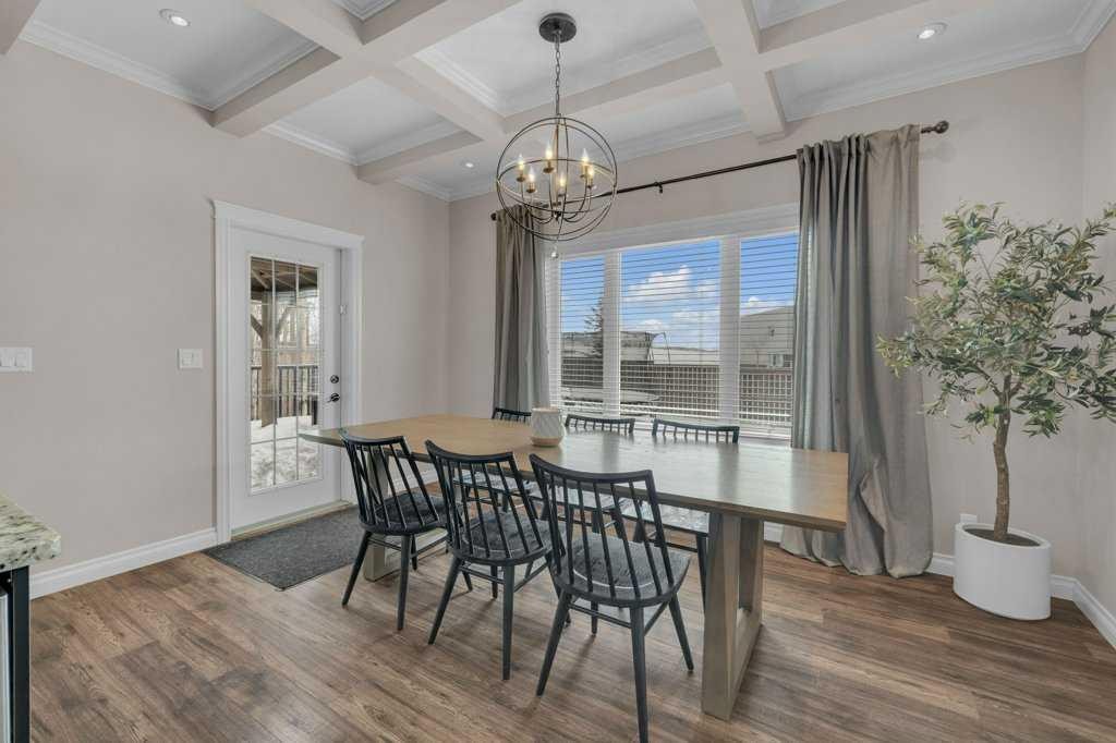 23 Bowman Circle, Sylvan Lake, AB - Indoor Photo Showing Dining Room