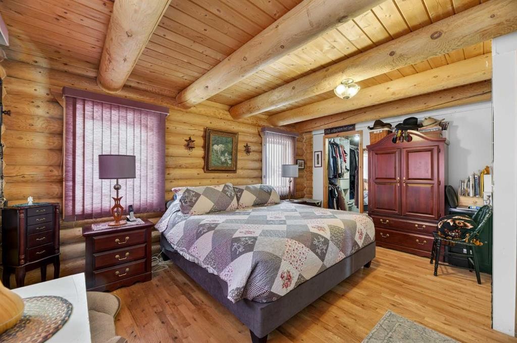3-32460 Range Road 61, Rural Mountain View County, AB - Indoor Photo Showing Bedroom