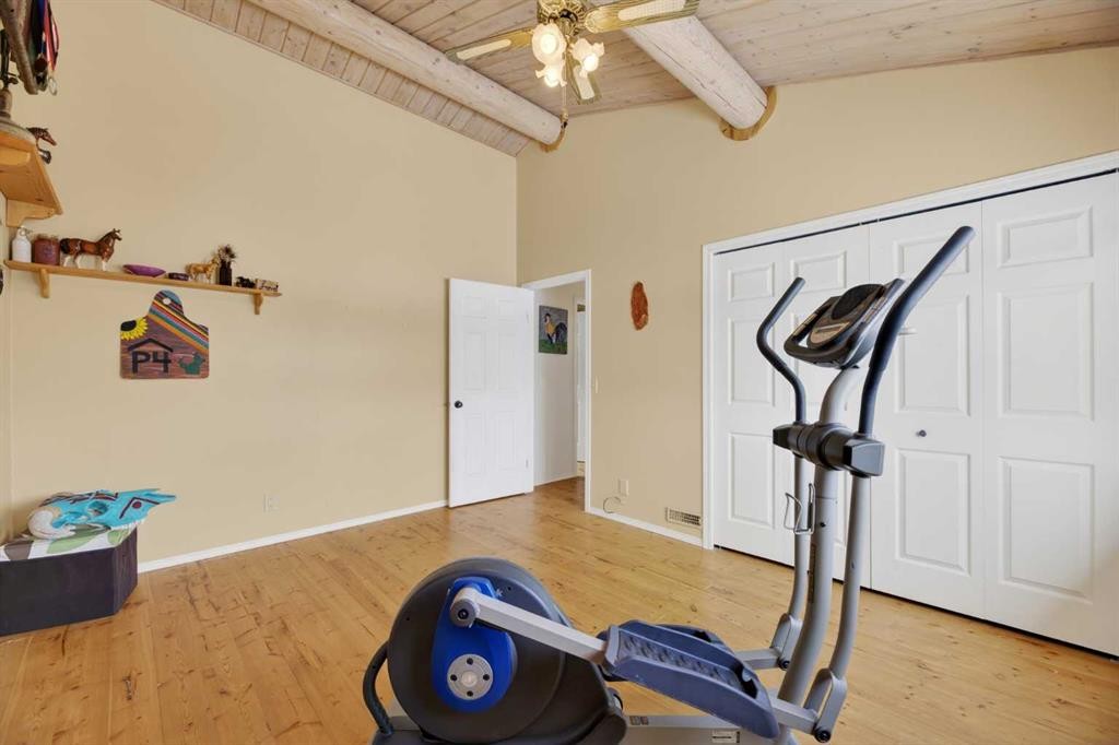 3-32460 Range Road 61, Rural Mountain View County, AB - Indoor Photo Showing Gym Room