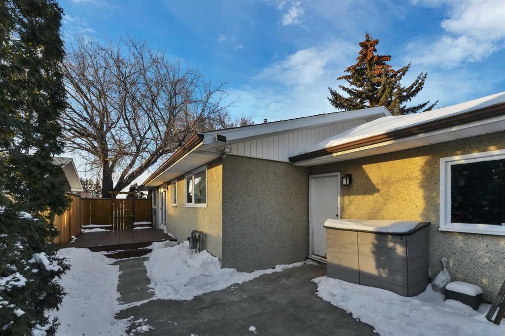 31 Mitchell Avenue, Red Deer, AB - Outdoor