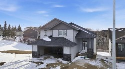 8 Henner's Place Lacombe, AB T4L 1Y9