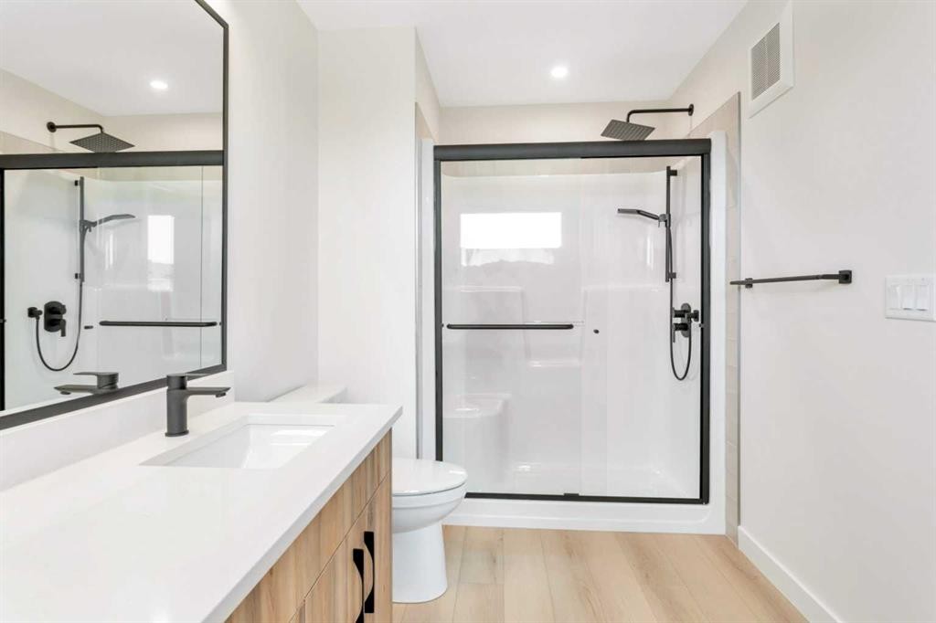 77 Maclean Close, Blackfalds, AB - Indoor Photo Showing Bathroom