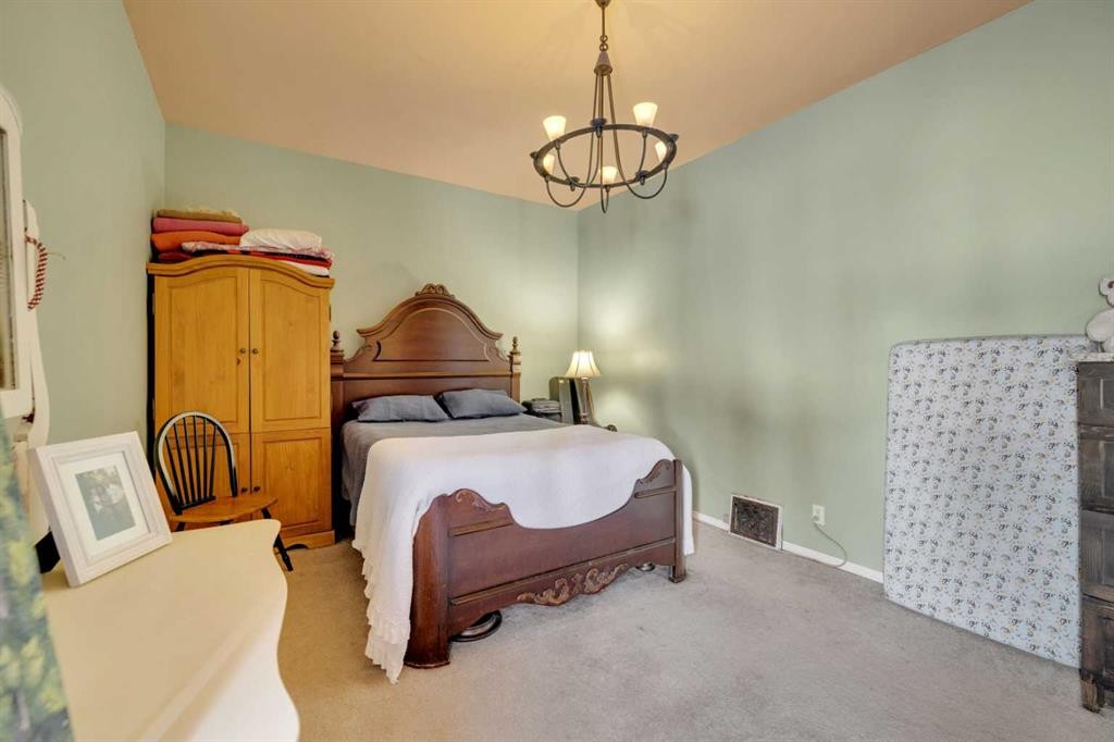 6312 48 Ave, Ponoka, AB - Indoor Photo Showing Bedroom