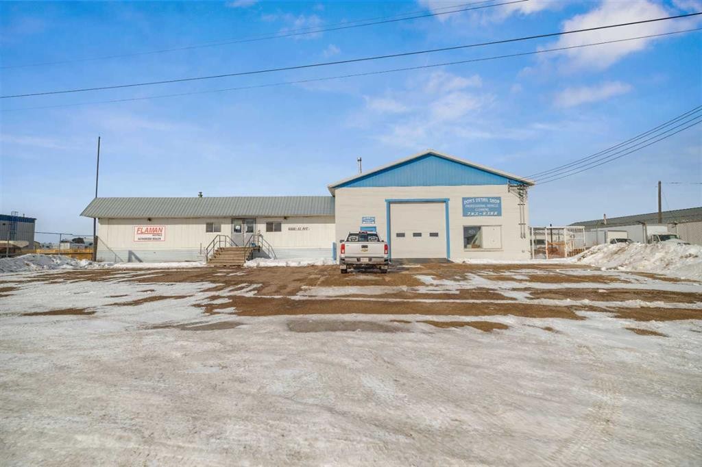 6606 42 Ave, Ponoka, AB