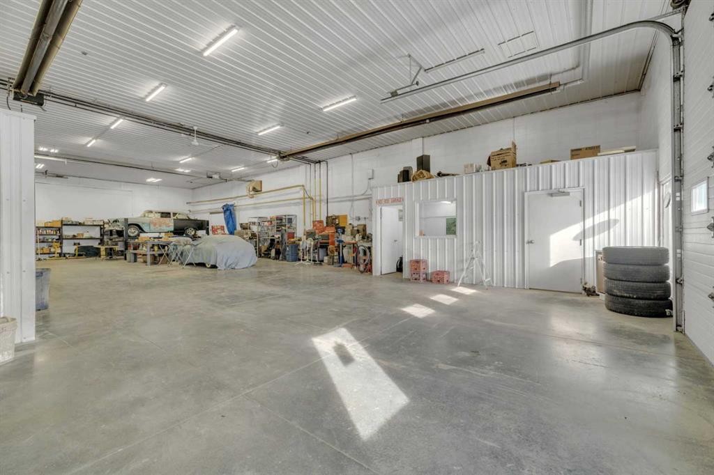 6606 42 Ave, Ponoka, AB