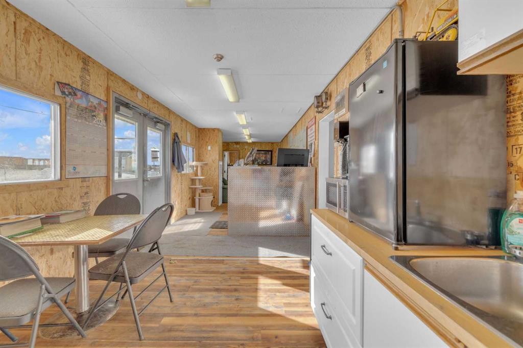 6606 42 Ave, Ponoka, AB