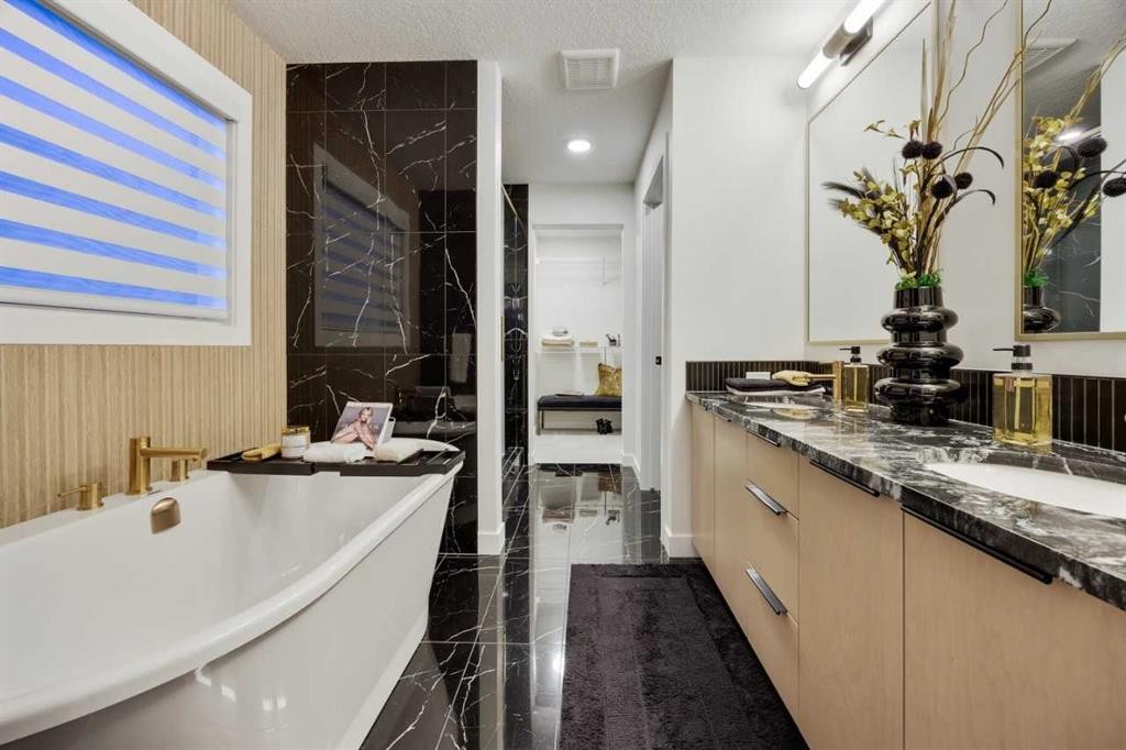 73 Sora Gardens Se, Calgary, AB - Indoor